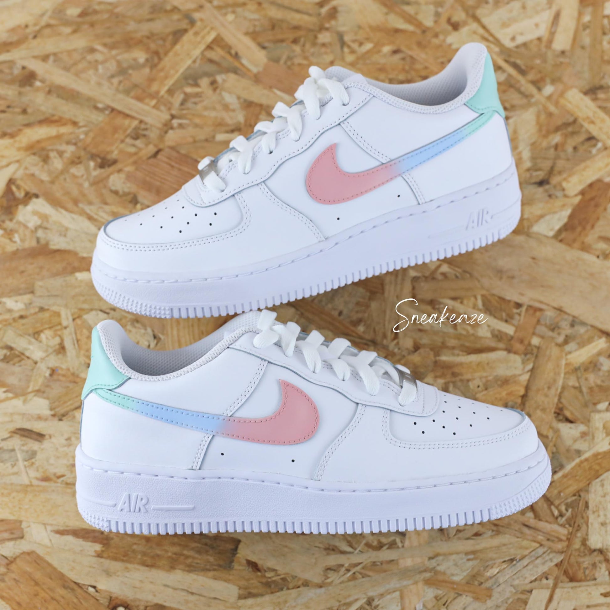 Nike Air Force 1 custom rose et lila pastel dégradé colors sneakers femme AF1 personnalisé customisé sur mesure 