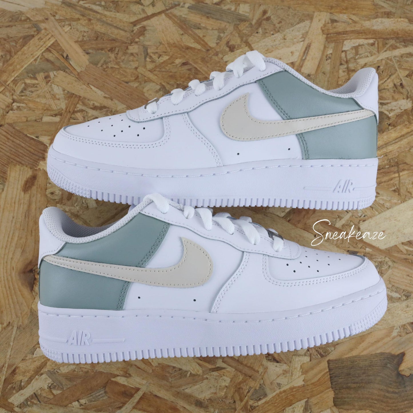 baskets nike air force 1 custom - sneakers personnalisées couleur pastel beige et vert de gris  sneakeaze skz custom
