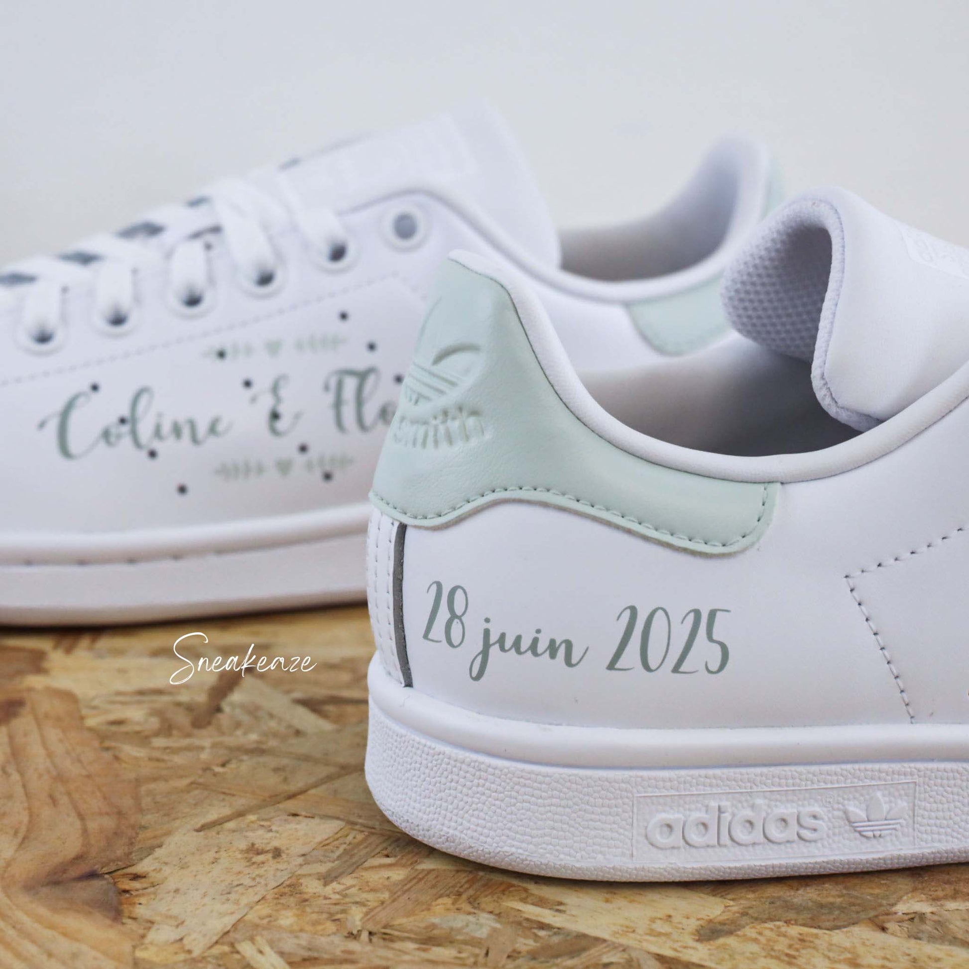 Sneakers Mariage Bohème Chic – Adidas Stan Smith Custom Prénoms & date vert sauge - sneakeaze customs - wedding skz