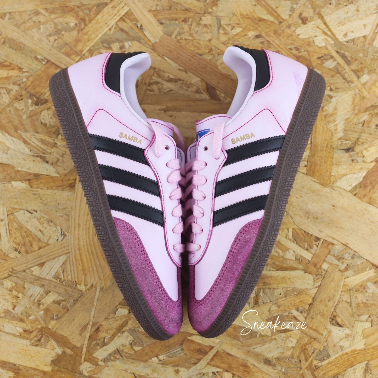 Dip Dye rose - Adidas Samba OG Custom baskets hype dyed teint à la main pastel sneakeaze customs