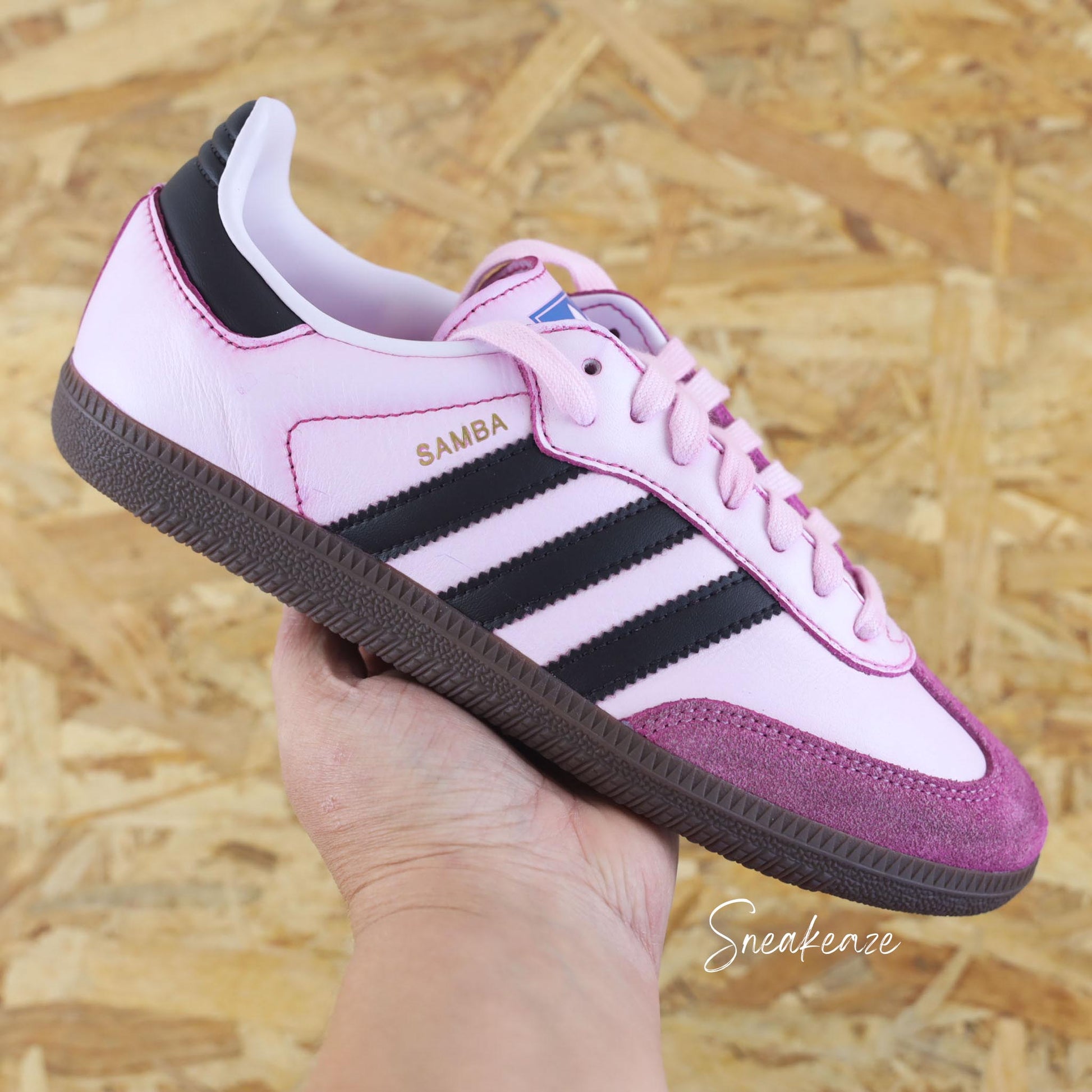 Dip Dye rose - Adidas Samba OG Custom baskets hype dyed teint à la main pastel sneakeaze customs