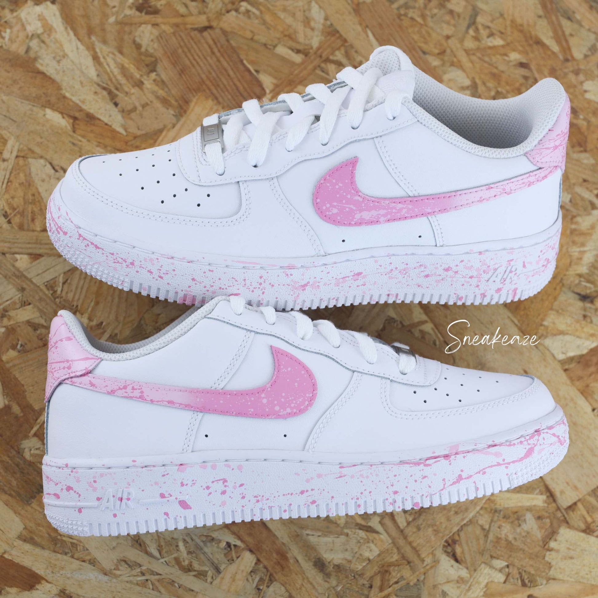 Baskets Nike Air Force 1 custom splash dégradé avec talon couleur rose pastel et rose foncé - sneakeaze customs