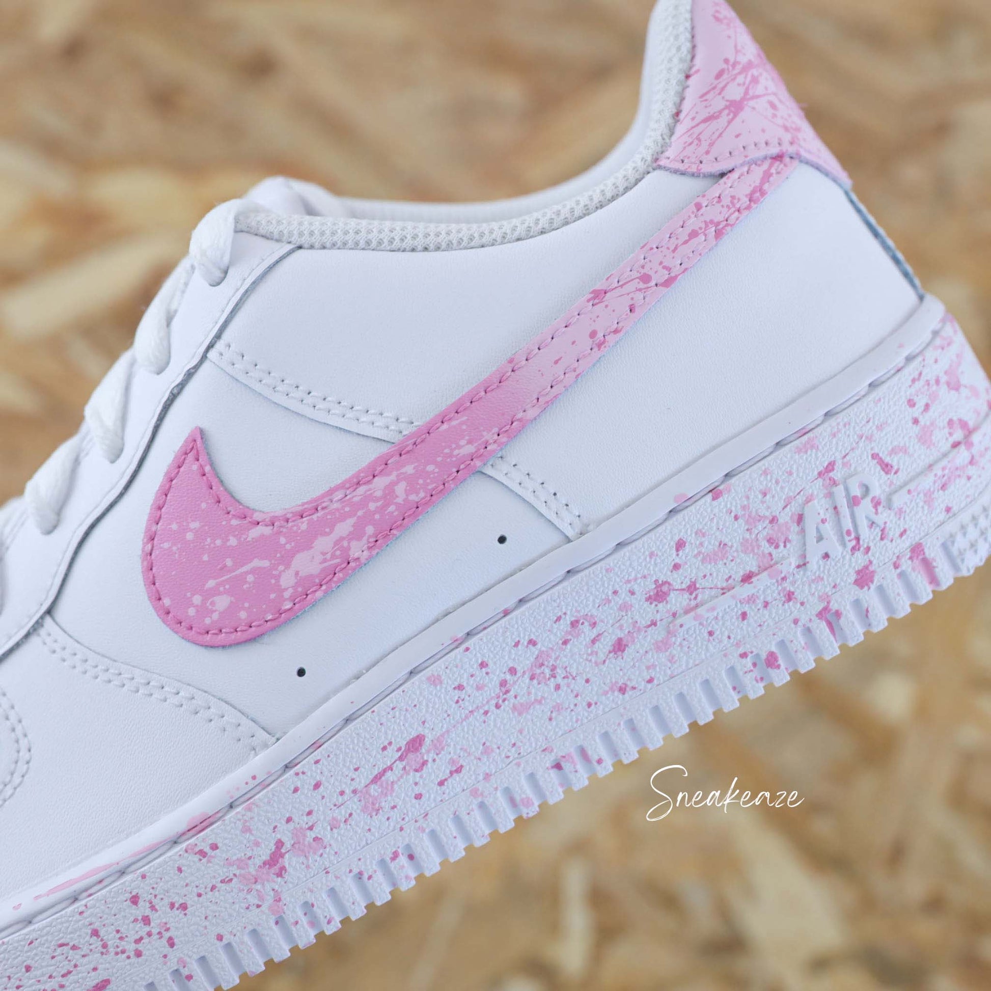 Baskets Nike Air Force 1 custom splash dégradé avec talon couleur rose pastel et rose foncé - sneakeaze customs