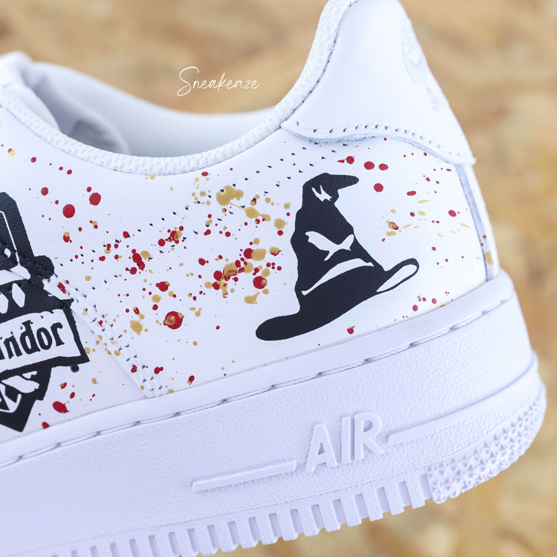 baskets nike Air Force 1 custom gryffondor Harry potter sneakeaze customs skz
