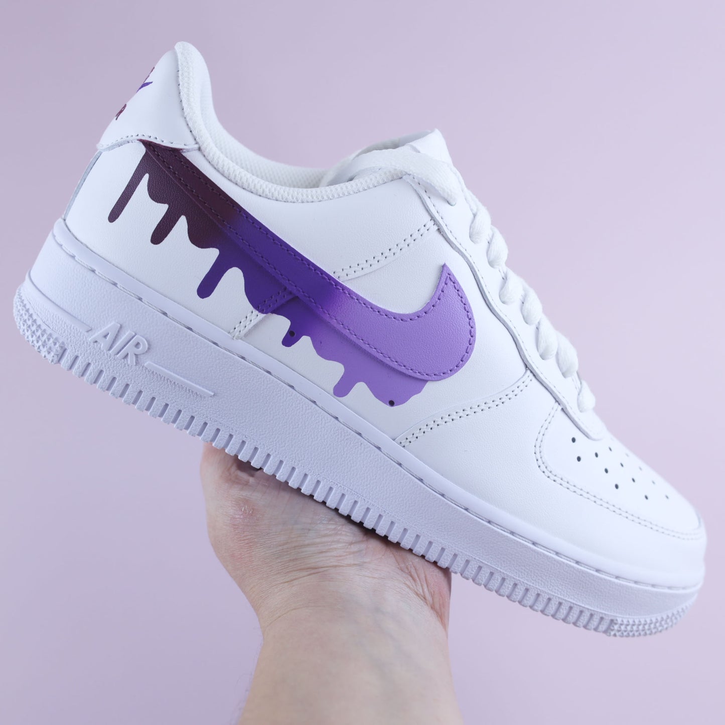 Baskets personnalisées nike air force 1 custom - drip dégradé pantone violet et lila pastel - sneakeaze customs skz
