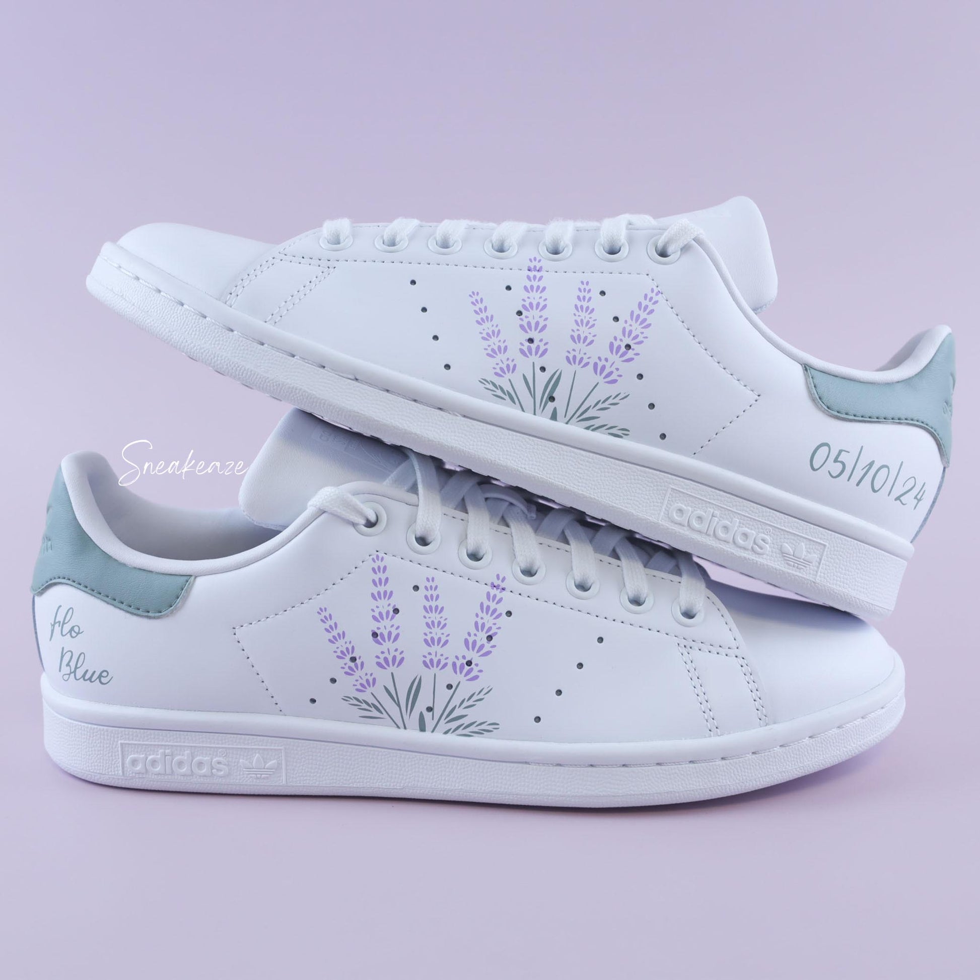 Adidas Stan smith custom mariage en Provence - Lavande peint à la main. Inscription de la date et des prénoms des mariés - sneakeaze custom