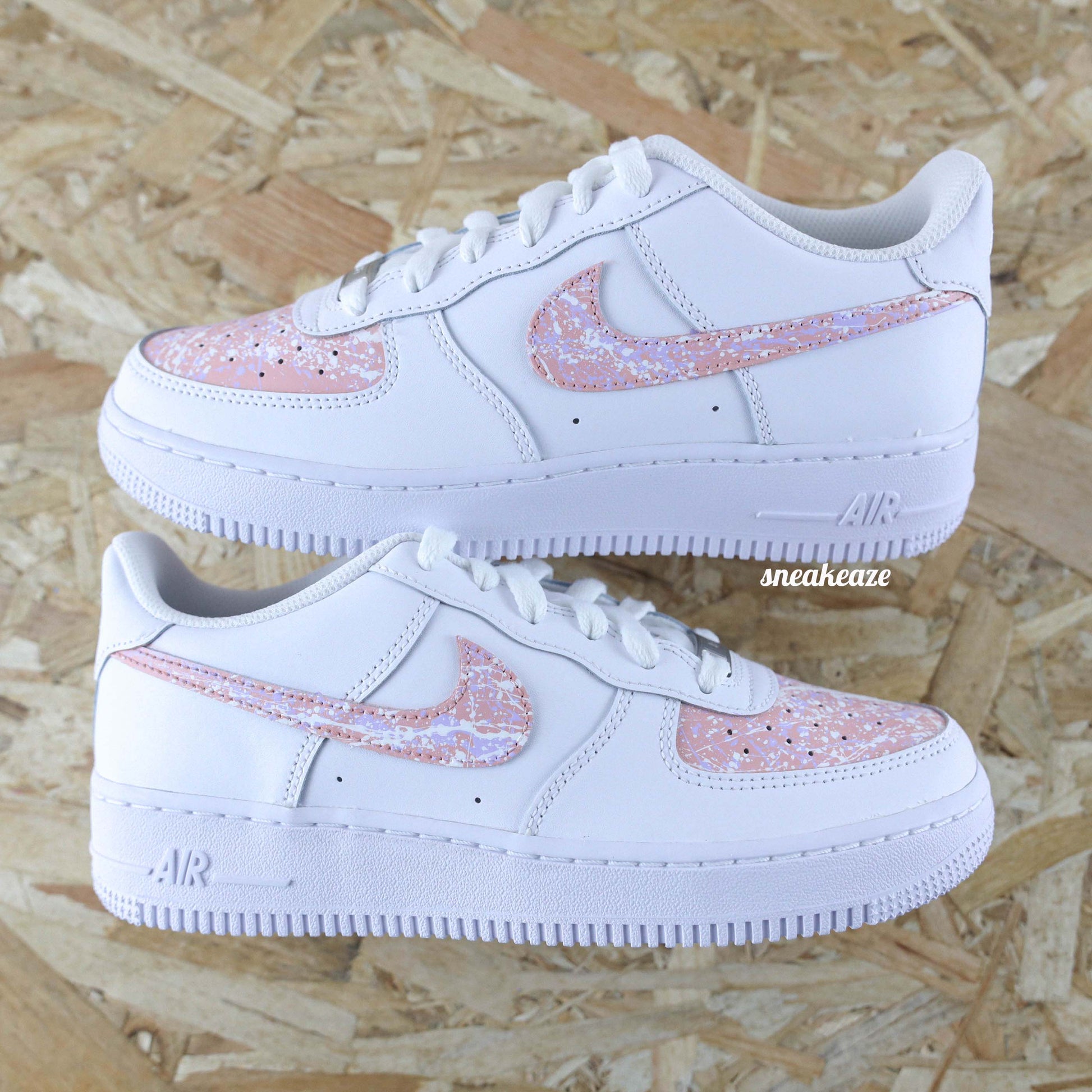 Baskets nike air force 1 custom splash AF1 couleur rose unisexe - sneakeaze custom skz