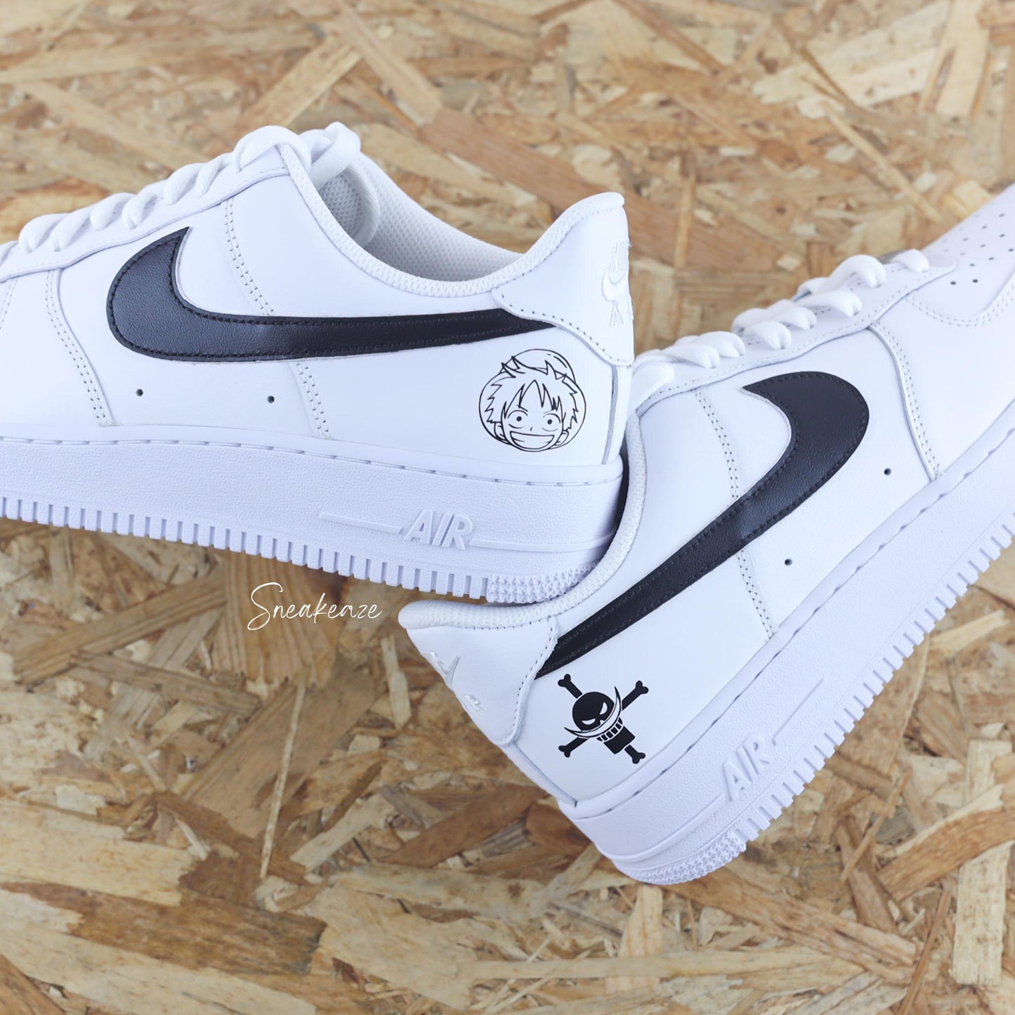 nike air force 1 custom - luffy et barbe blanc manga one piece - Sneakeaze customs SKZ