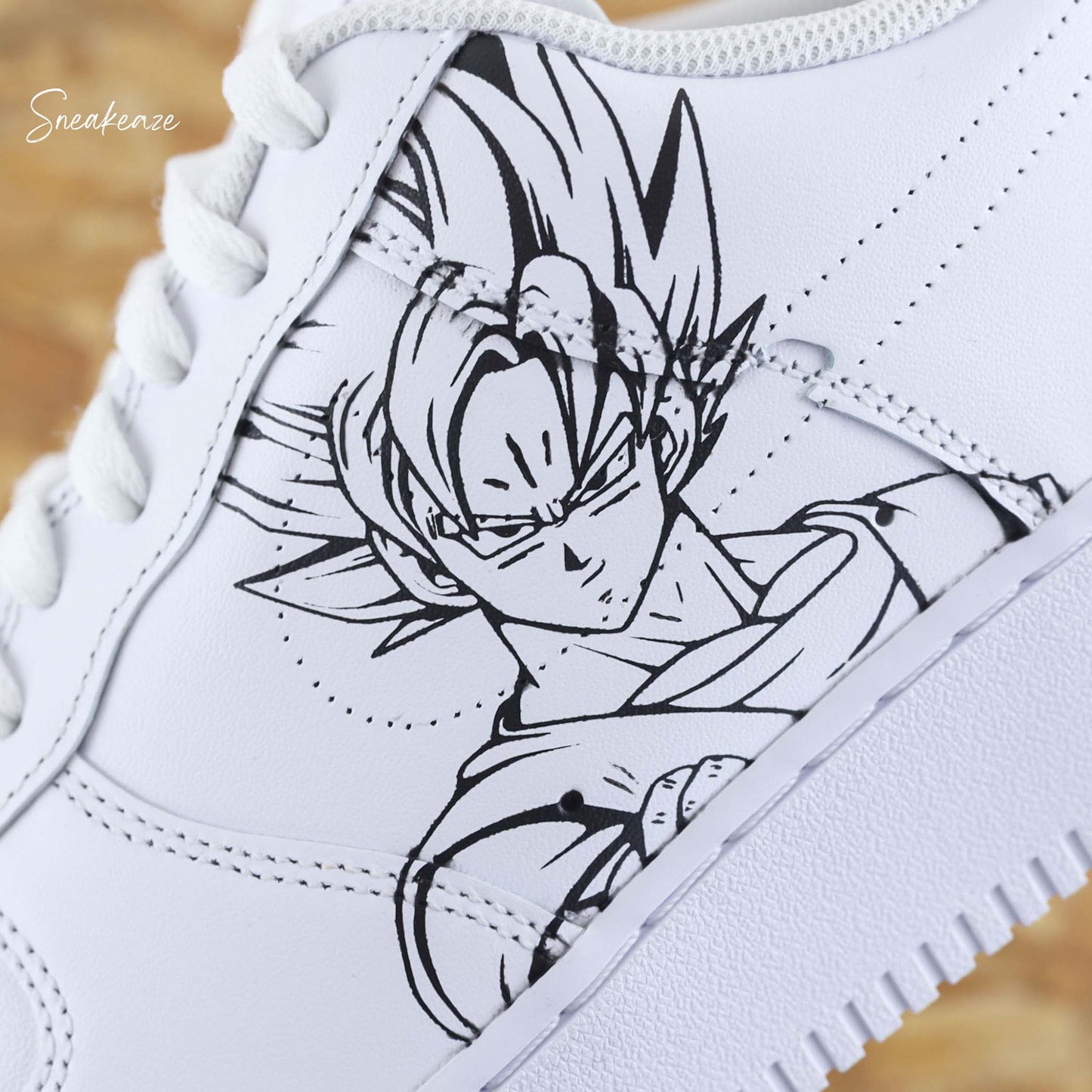 Baskets Nike Air force 1 custom dessin Dragon Ball Z cell et goku manga animé japonais sneakeaze custom skz