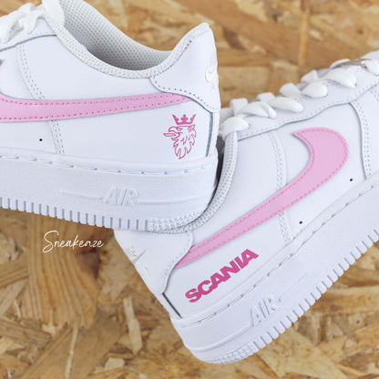 Baskets Nike Air Force 1 custom Scania rose pastel sneakeaze customs