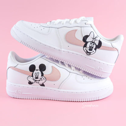 baskets nike air force 1 personnalisées - sneakers mickey et minnie disney custom couleur pastel sneakeaze customs skz