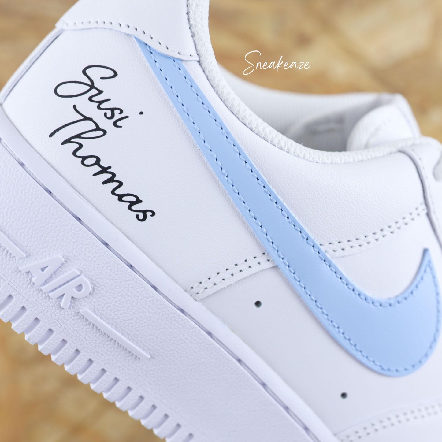 baskets nike air force 1 custom mariage inscription des prénoms et date du mariage wedding sneakeaze customs skz