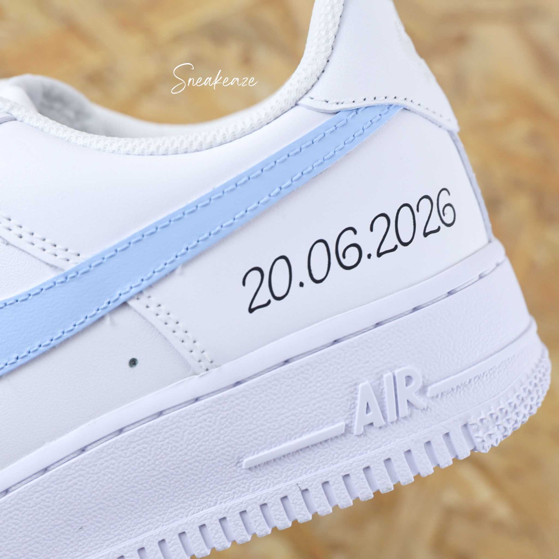 baskets nike air force 1 custom mariage inscription des prénoms et date du mariage wedding sneakeaze customs skz