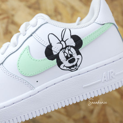 baskets nike air force 1 personnalisées - sneakers mickey et minnie disney custom couleur pastel sneakeaze customs skz