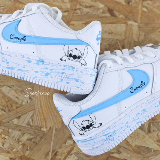 Baskets nike air force 1 custom peint à la main disney lilo et stitch splash bleu  sneakeaze custom skz