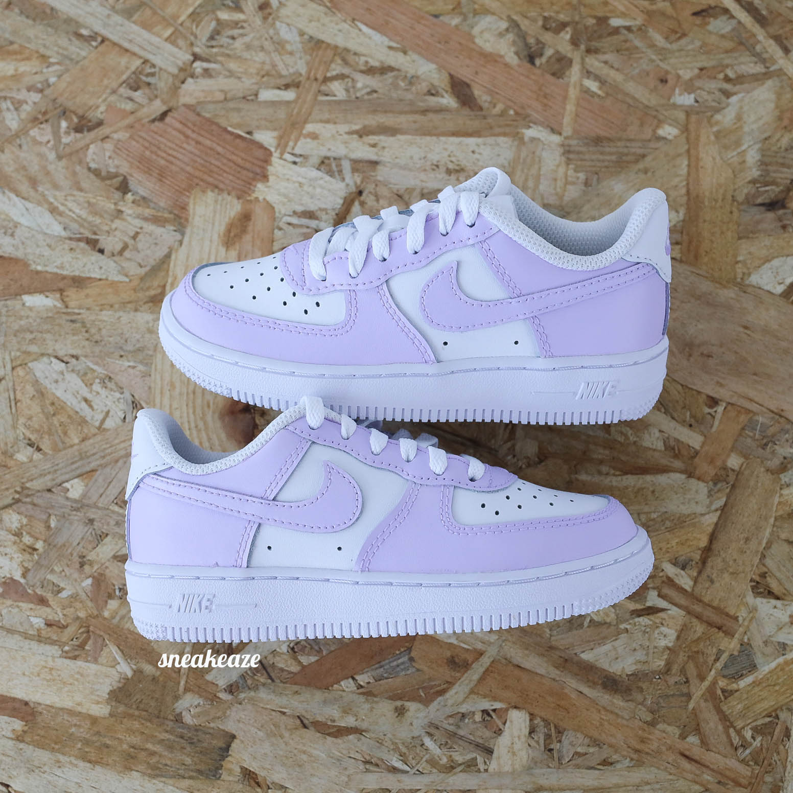 Baskets nike air force 1 enfant custom lila pastel sneakeaze customs skz