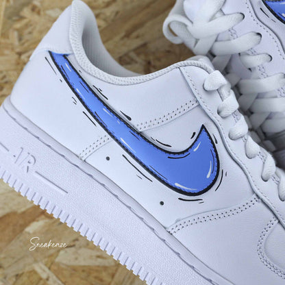 Baskets Nike air force 1 custom cartonn swoosh bleu ocean sketch sneakeaze custom skz 