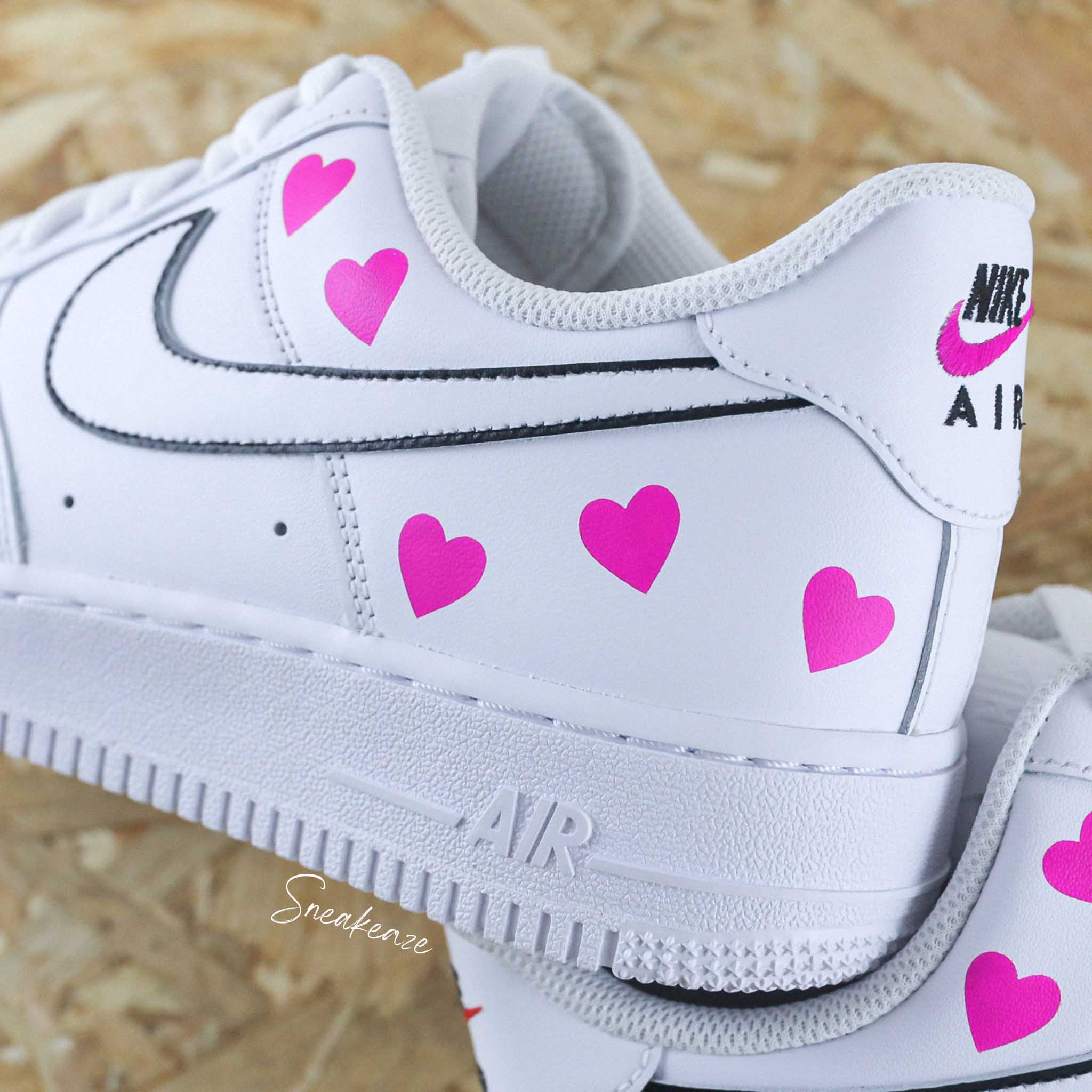 Nike air force 1 pink junior on sale