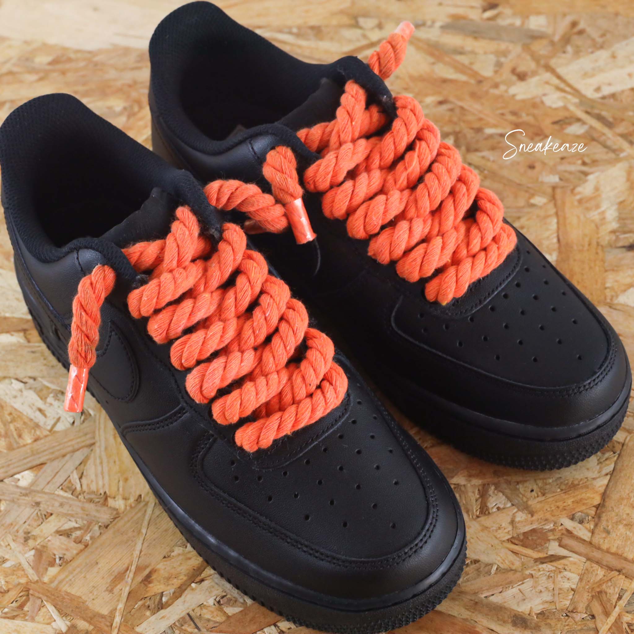 Nike air force 1 orange black on sale