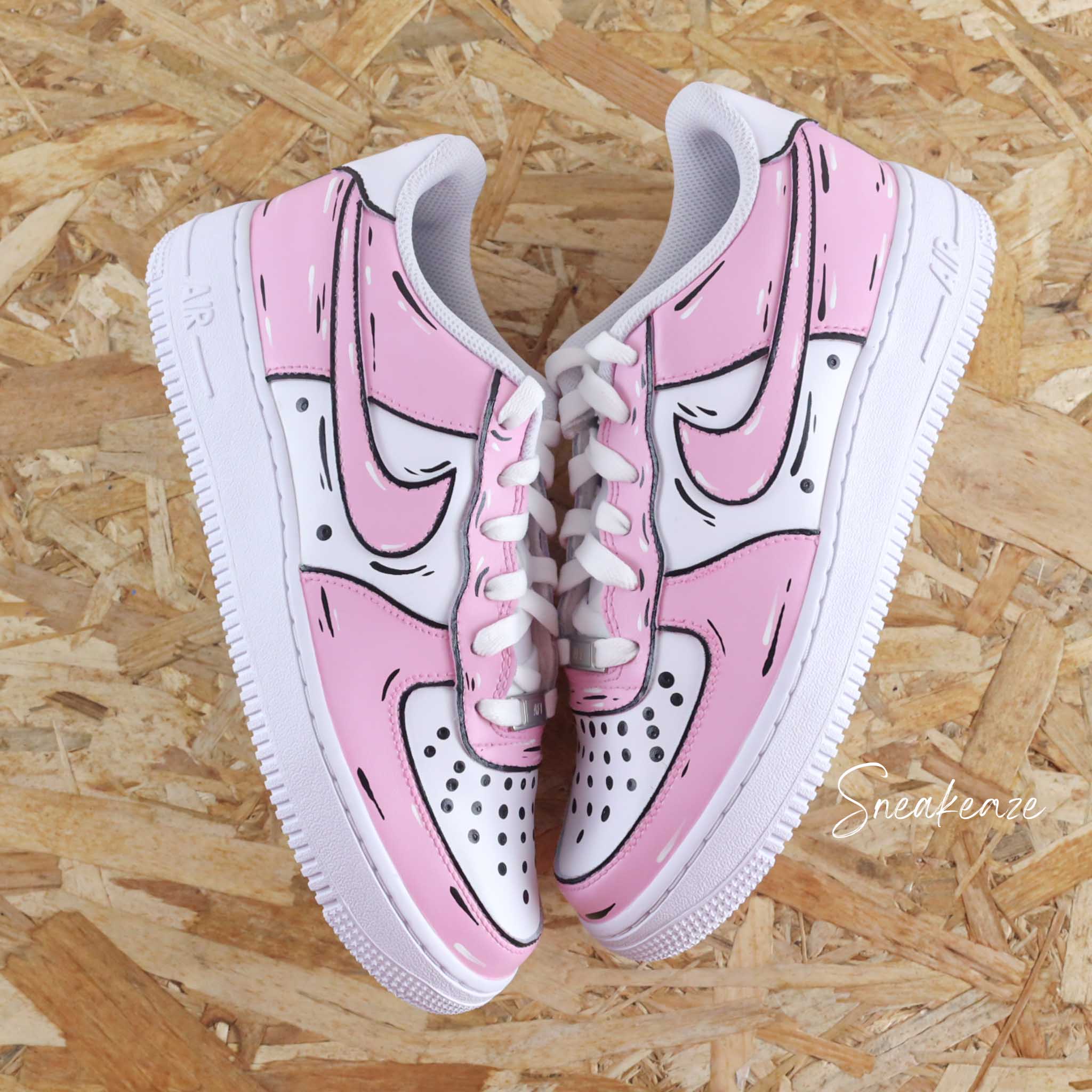 Nike Air Force 1 custom Cartoon Sketch baby pink chaussures personnalisees AF1 pour femmes et hommes SNEAKEAZE CUSTOMS