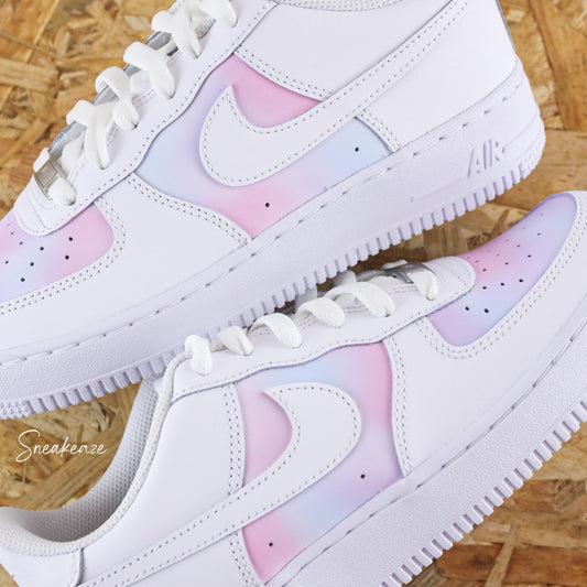 Baskets Air force 1 custom aquarelle brush couleurs pastels baby pink tie-dye sneakeaze customs skz