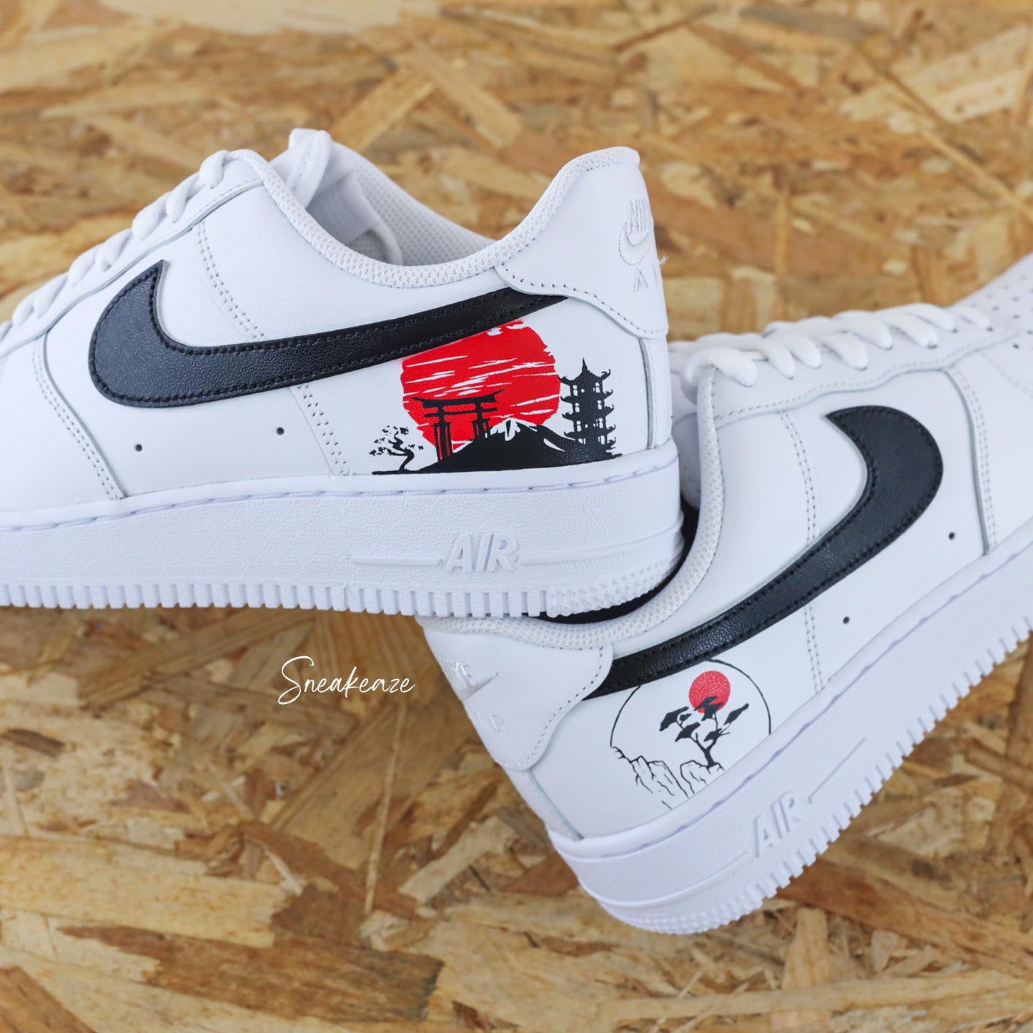 Baskets Nike air force 1 custom personnalisation sur-mesure - dessins traditionnels japonais peint à la main sneakeaze custom skz