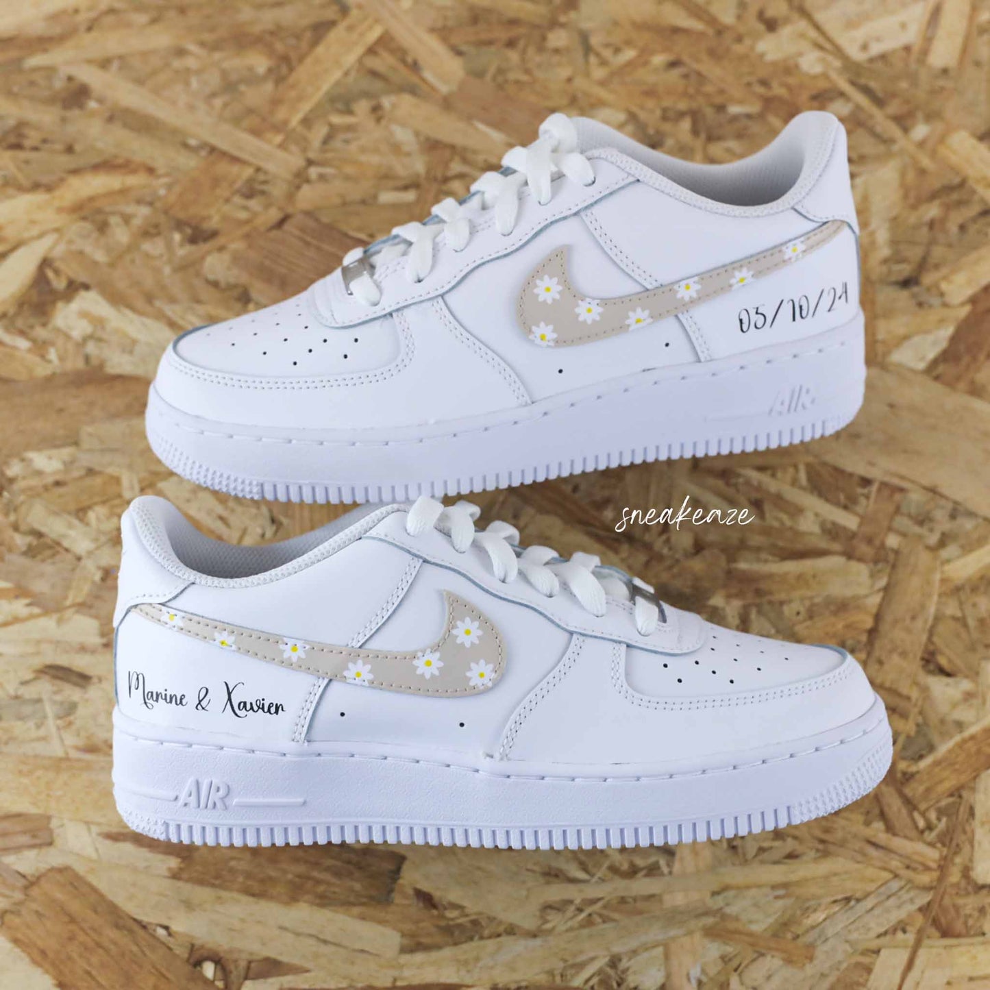 Nike Air Force 1 basses blanches en cuir custom, Démarquez-vous avec une paire de sneakers personnalisable pour votre mariage qui sort vraiment de l’ordinaire pour le jour J. Je dis OUI ! wedding day.