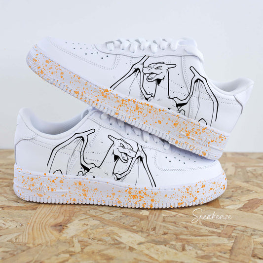 Baskets Nike Air force 1 custom dracaufeu splash pokemon sneakers dessin sneakeaze customs skz AF1