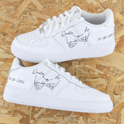 Nike Air Force 1 custom mariage - paire de sneakers personnalisable pour votre mariage avec inscription des prénoms des mariés et la date du jour J. 