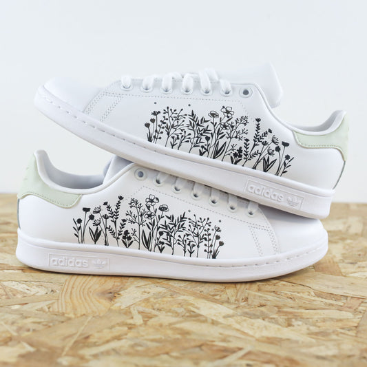 Baskets Stan smith adidas custom - dessins fleurs  - sneakeaze customs skz