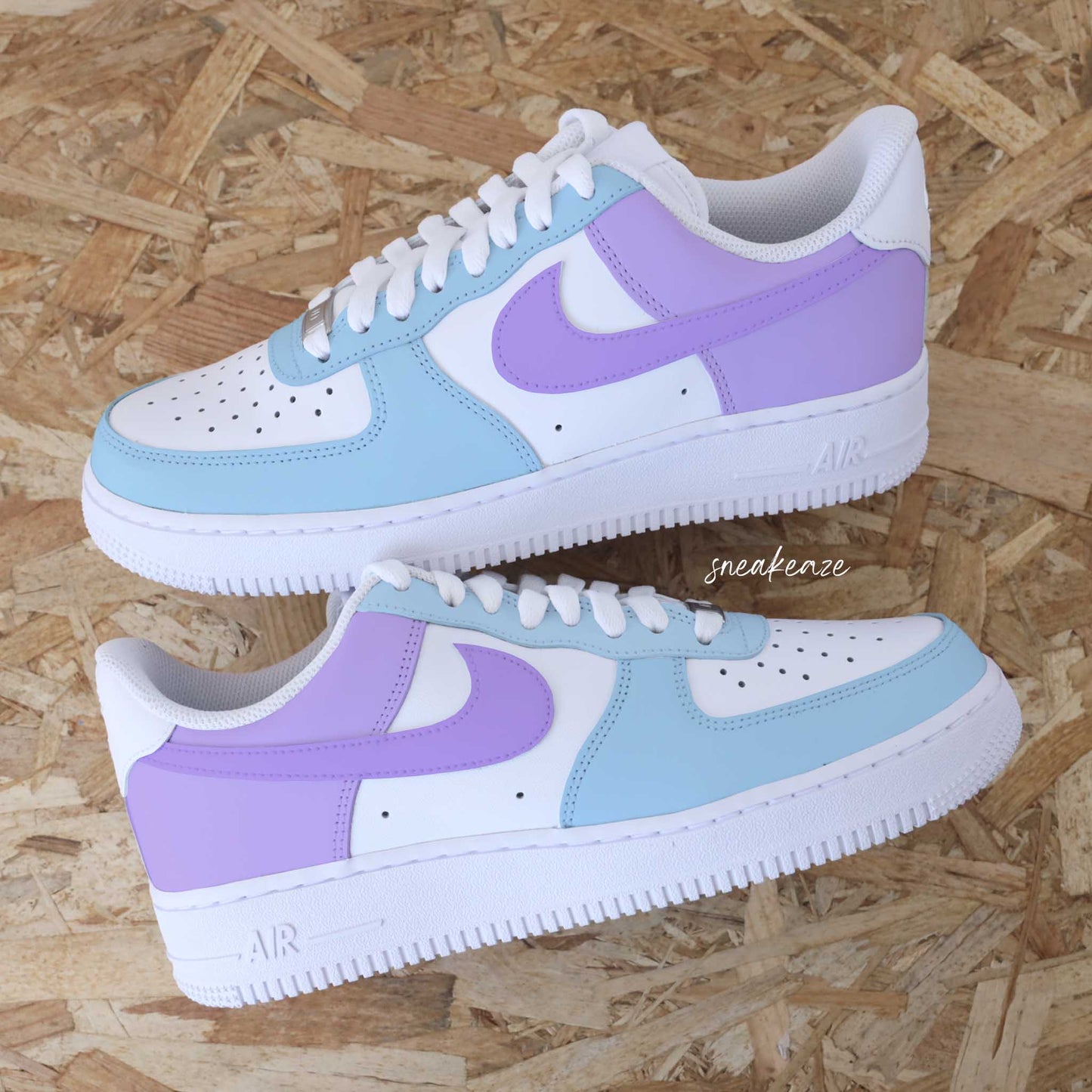 Baskets nike air force 1 custom color tones lila clair et baby blue sneakeaze custom skz