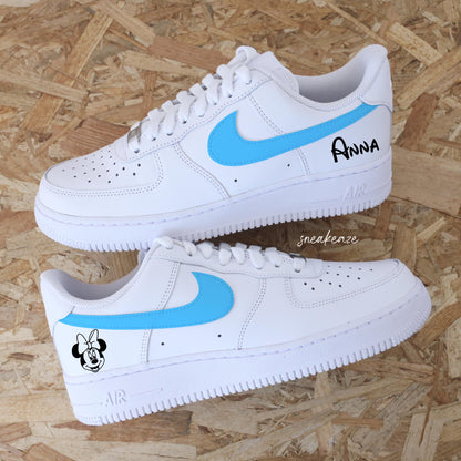 baskets nike air force 1 personnalisées - sneakers mickey et minnie disney custom couleur pastel sneakeaze customs skz