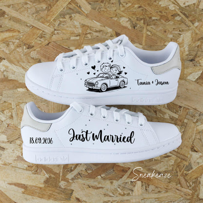 baskets Adidas stan smith custom mariage voiture des mariés - inscription prénoms et date du mariage - talon également peint à la main