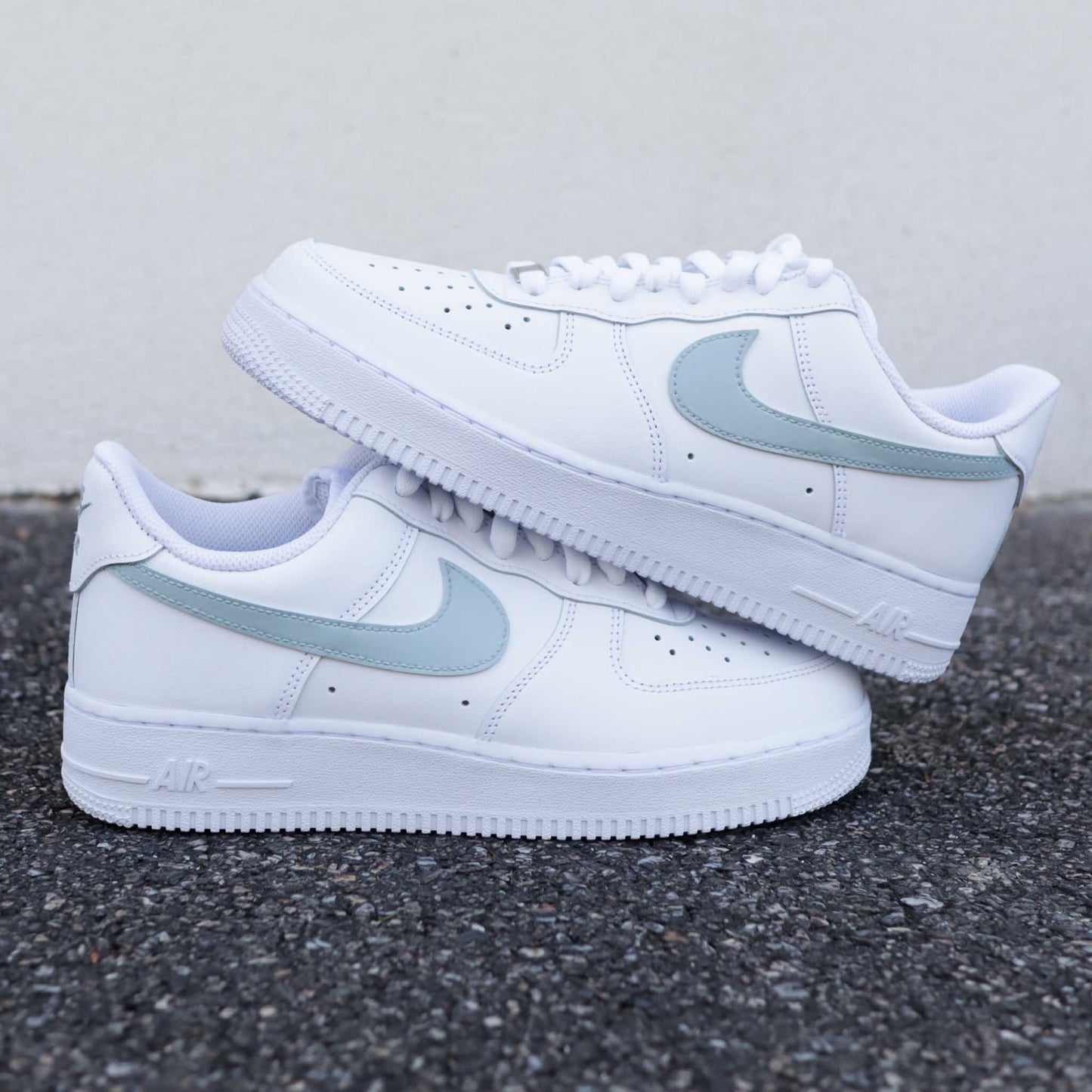 nike air force 1 custom vert de gris baskets custom sneakers femme nike personnalisable af1 pastel