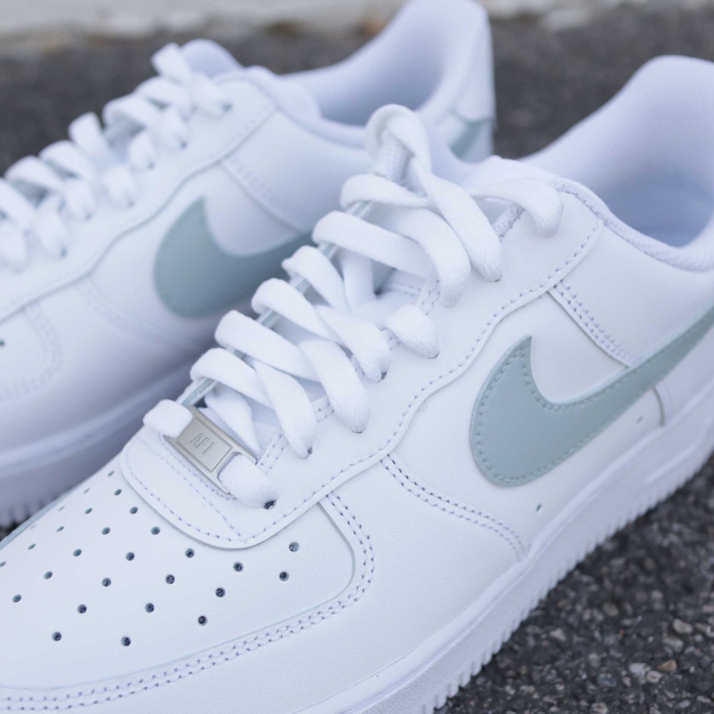 nike air force 1 custom vert de gris baskets custom sneakers femme nike personnalisable af1 pastel