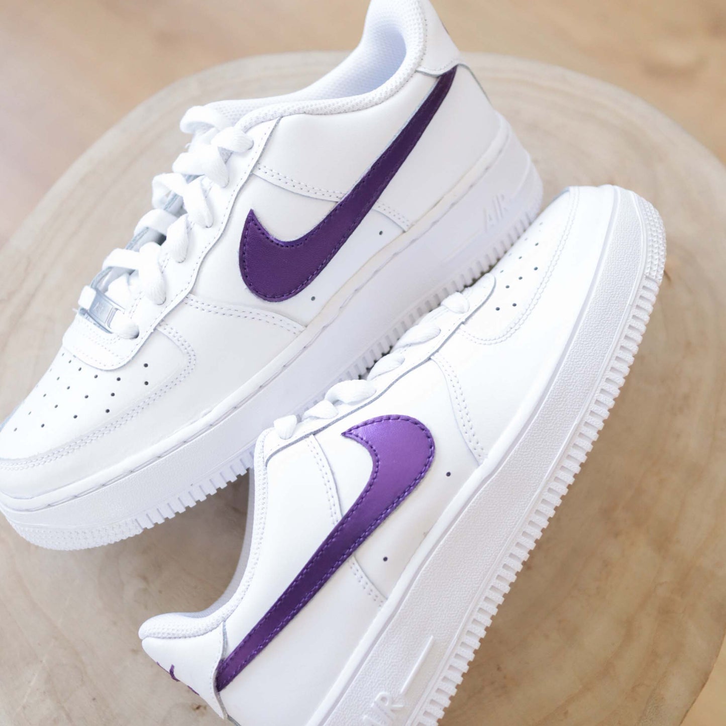 nike air force 1 violet baskets custom lila sneakers personnalisées nike violettes 