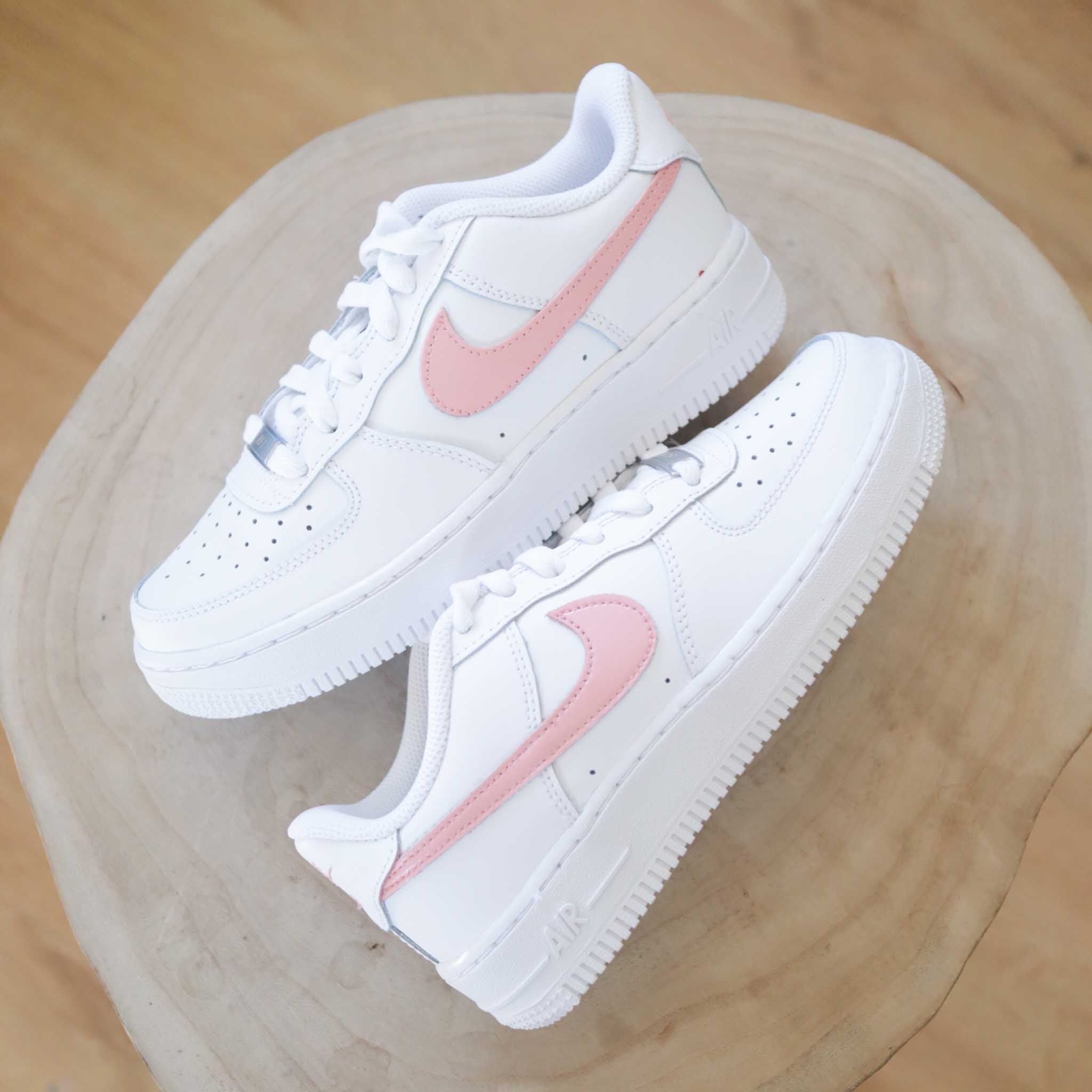 Nike Air Force 1 Custom Rose Sneakers personnalisees Pastel SNEAKEAZE CUSTOMS