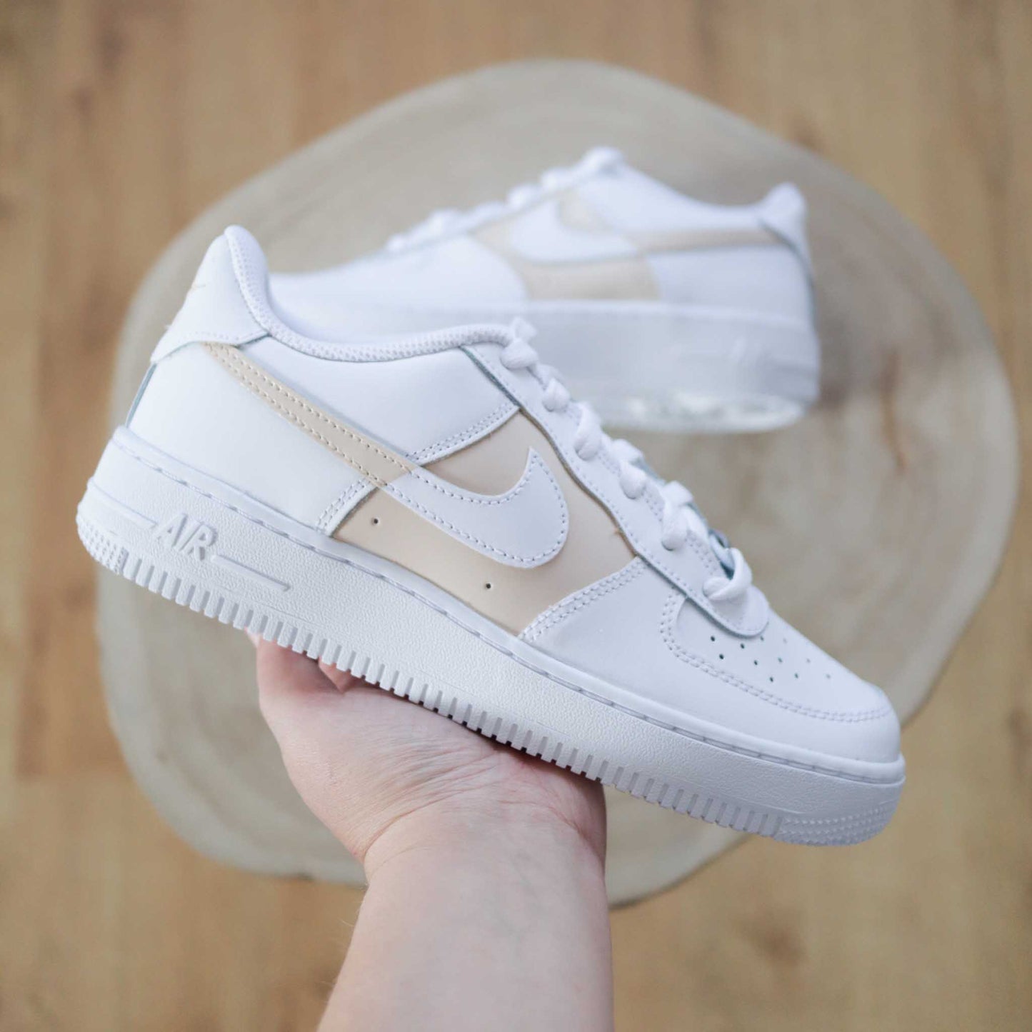 nike air force 1 custom beige baskets custom femme sneakers nike personnalisable af1 sand beige nike cappuccino 