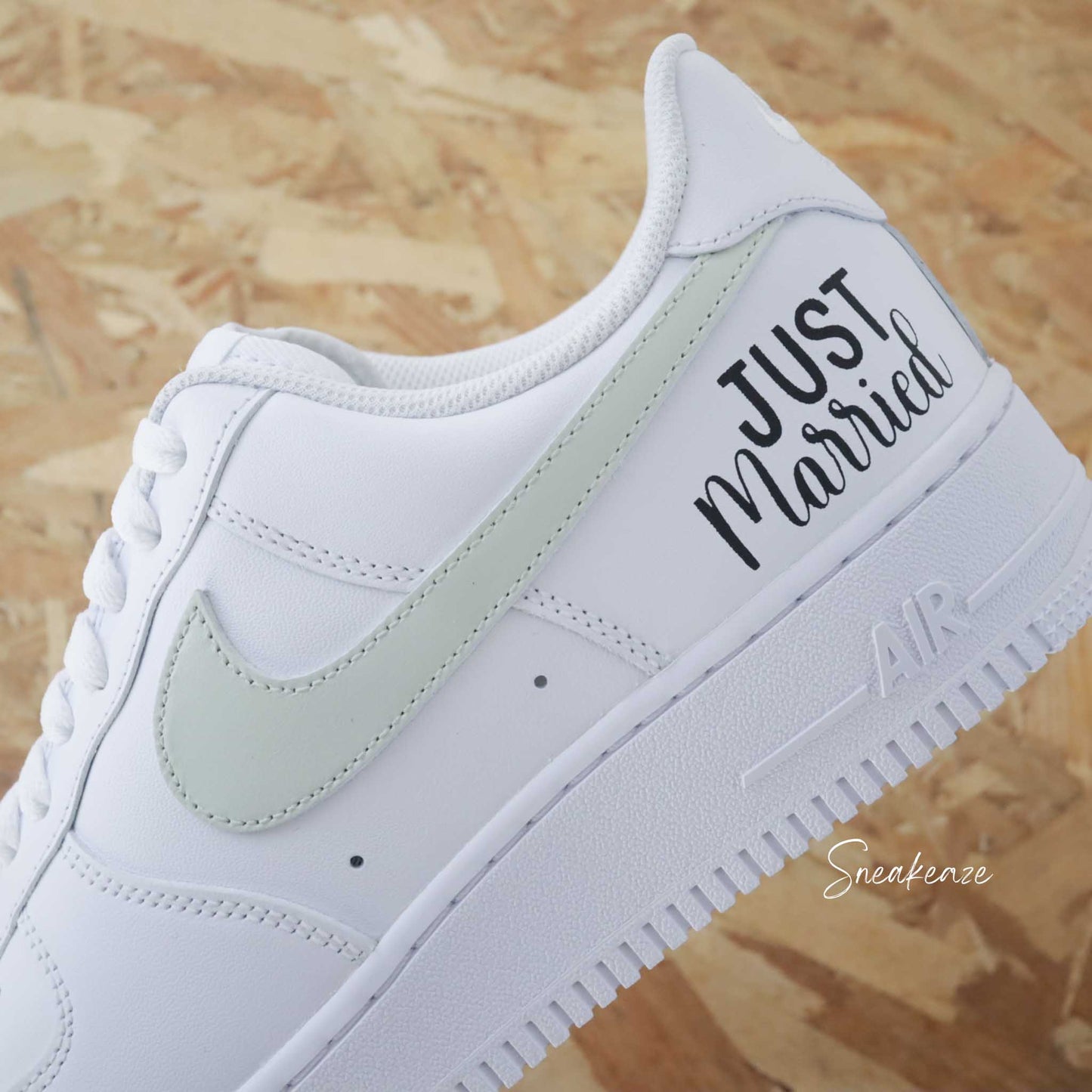 Air Force 1 personnalisées mariage - Nike custom "just married" inscription des prénoms des mariés et de la date du jour J