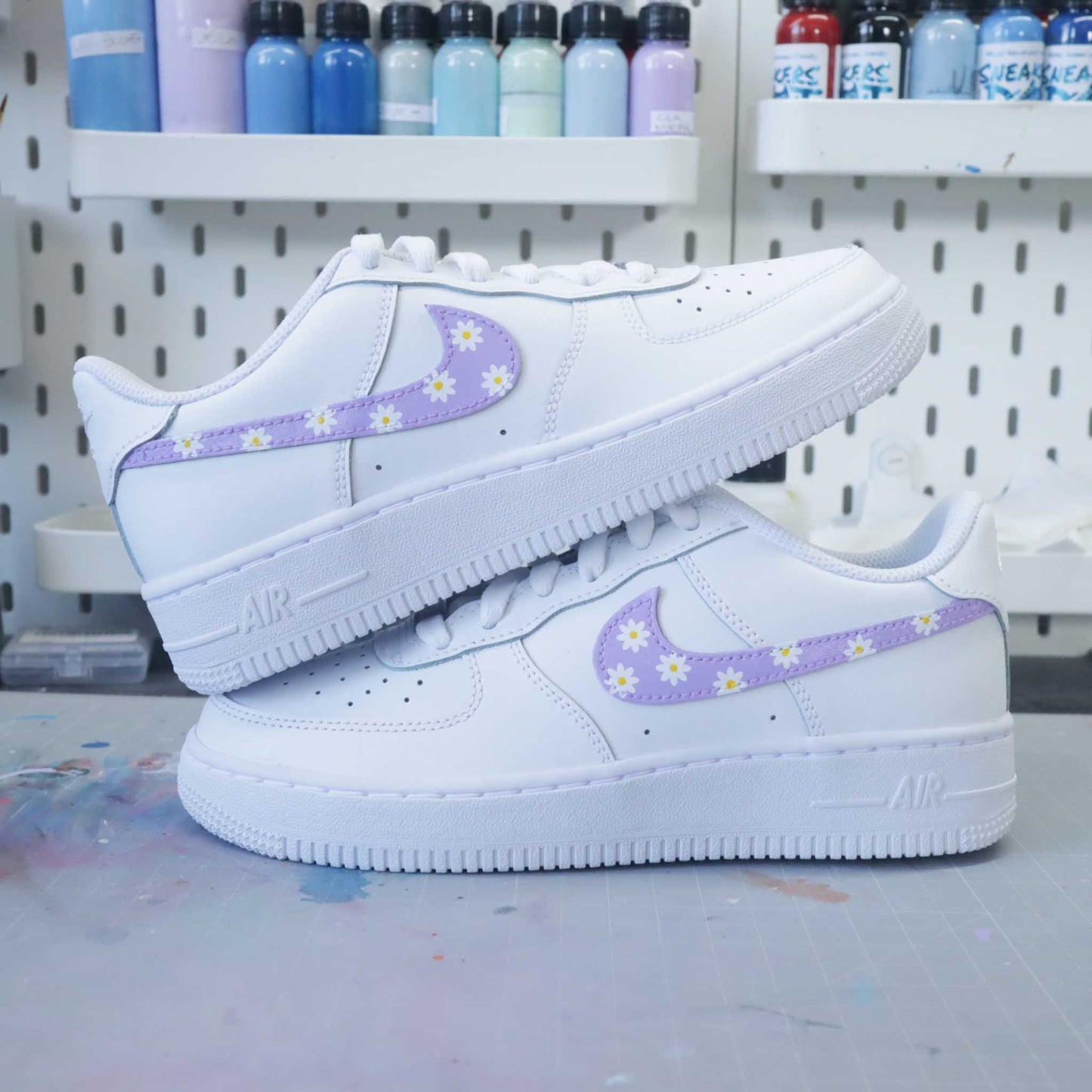 nike air force 1 custom fleurs marguerite sneakers custom nike pastel aire force lila af1 violettes nike violet clair