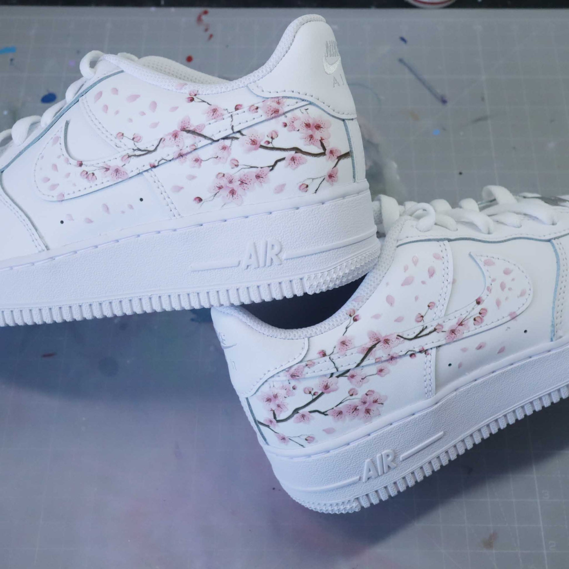 nike air force 1 custom cherry blossom baskets nike fleurs de cerisiers af1 rose custom japon fleurs baskets femme pastel air force sakura