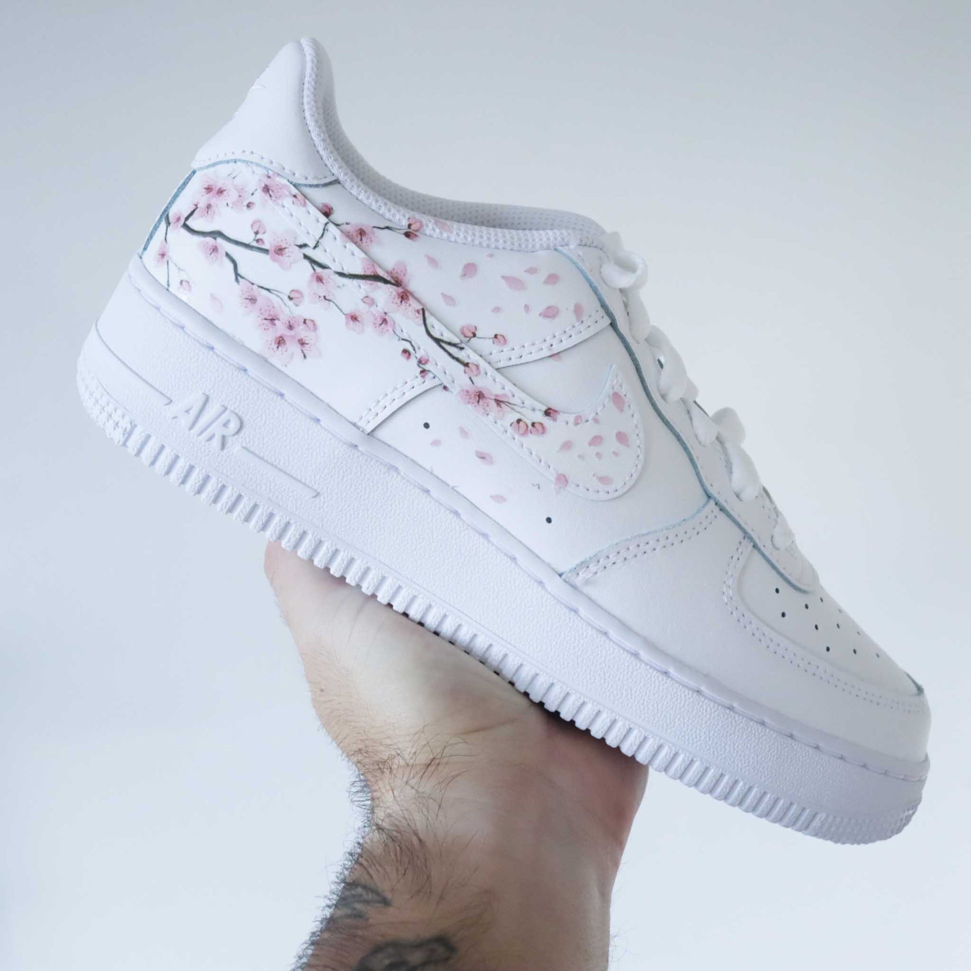 nike air force 1 custom cherry blossom baskets nike fleurs de cerisiers af1 rose custom japon fleurs baskets femme pastel air force sakura