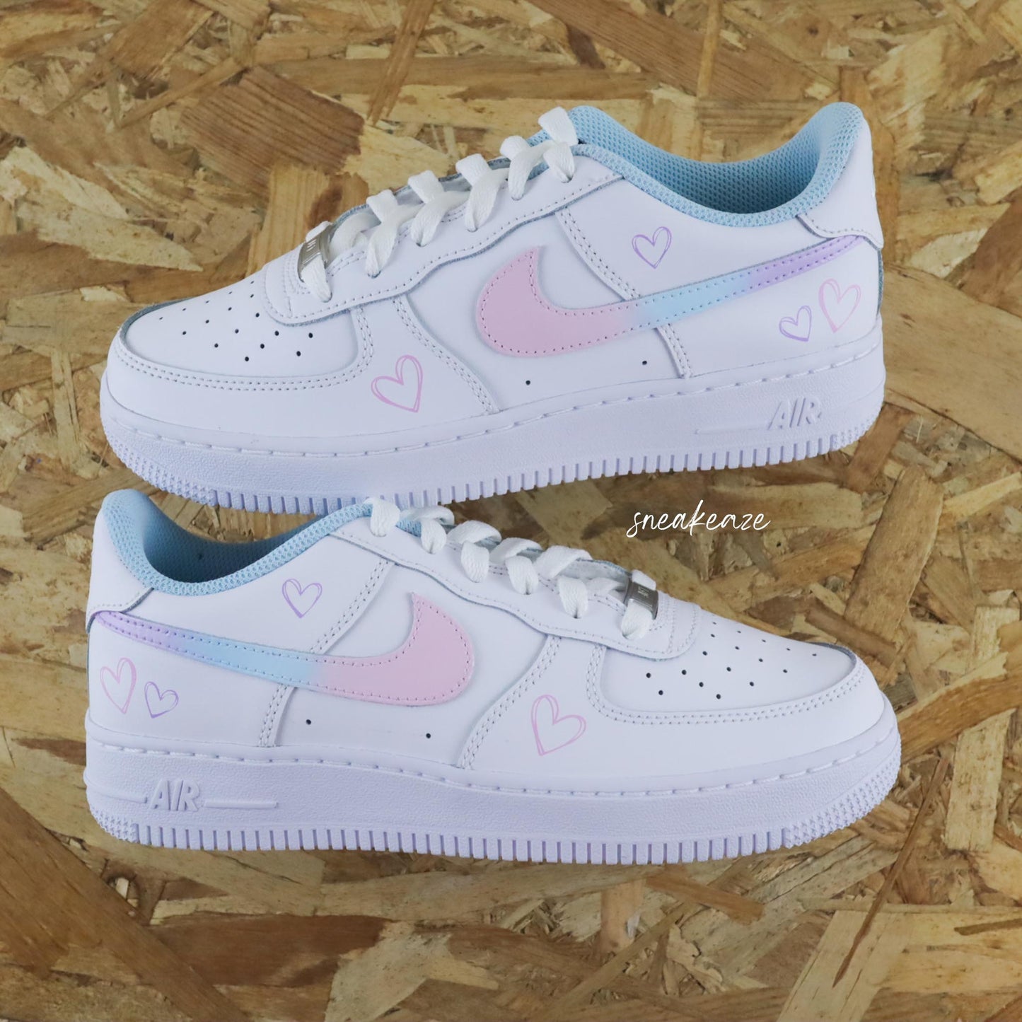 baskets rose nike air force 1 coeur pastel - chaussures personnalisées couleur pink - dessins coeurs peints à la main sneakeaze customs skz