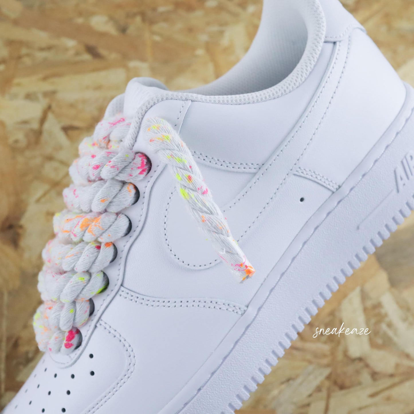 sneakers air force 1 custom rope laces chaussures à gros lacets corde couleurs neon fluos splash lacet sneakeaze