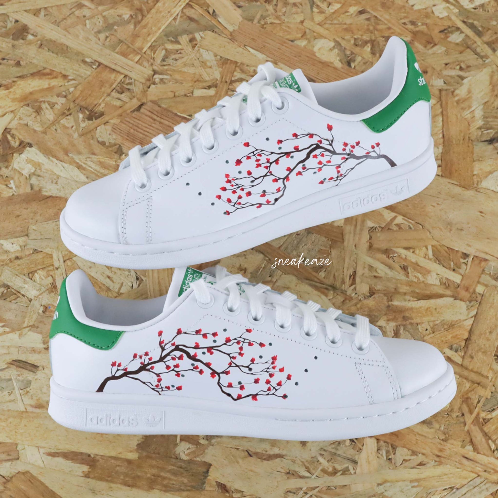 baskets adidas stan smith custom sakura cherry blossom sneakers personnalisées à la main sneakers skz sneakeaze