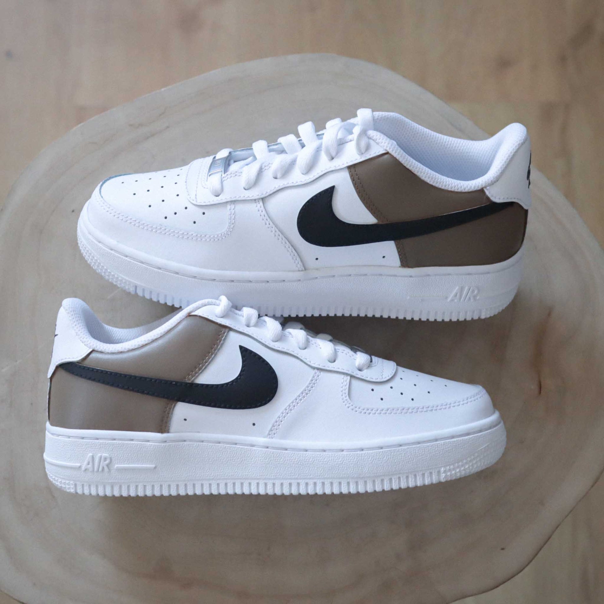 nike air force 1 custom dark mocha baskets custom homme sneakers personnalisées nike marron travis scott cactus jack