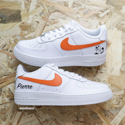 Basket Nike Air force 1 custom dessins peint à la main de salamèche inscription du prénom