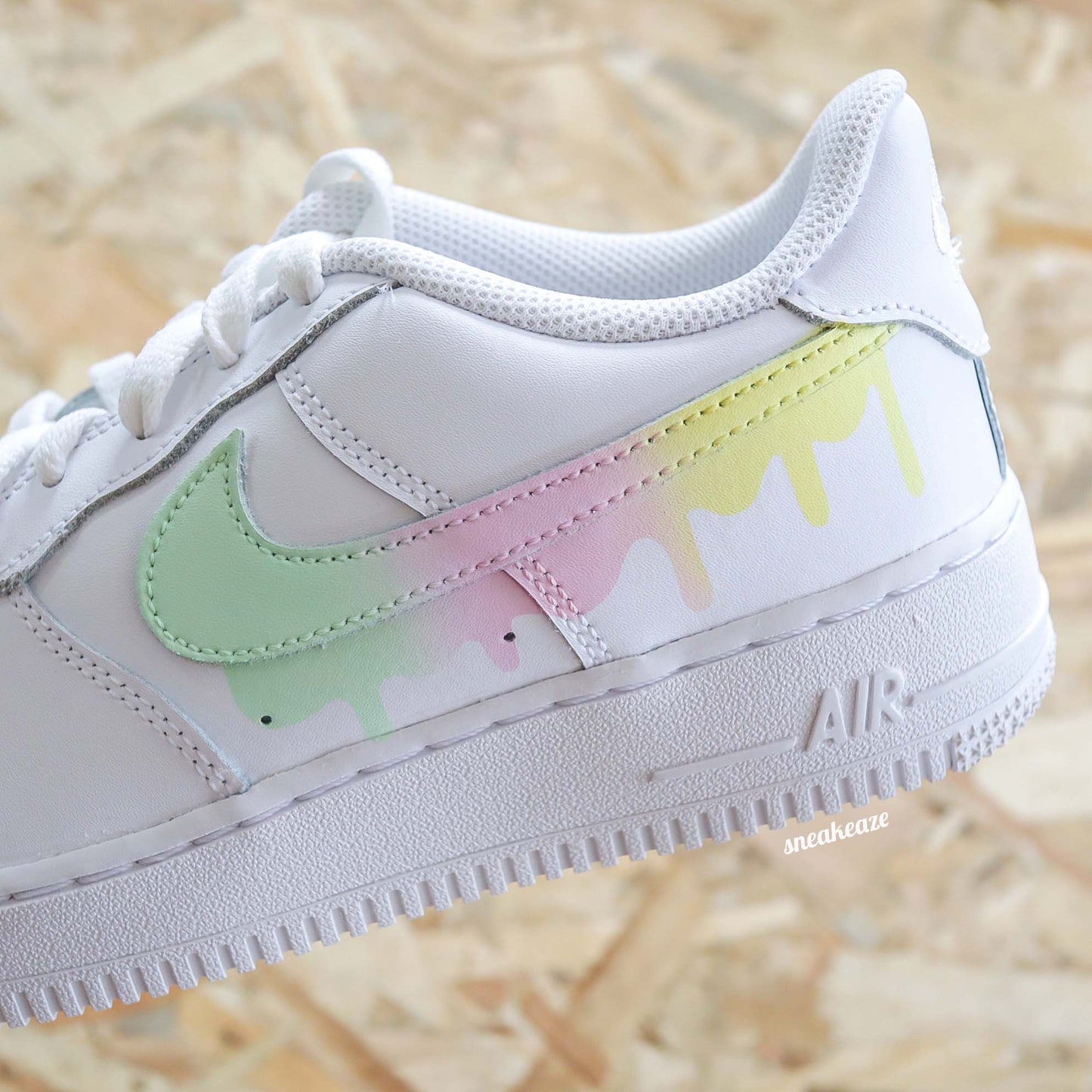 baskets nike air force 1 custom drip dégradé pastel effet coulant signe nike - sneakeaze customs skz