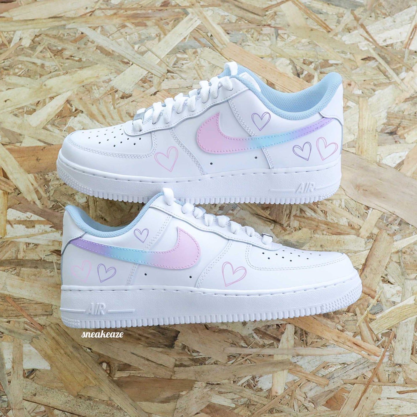 baskets nike air force 1 coeur pastel - chaussures personnalisées couleur licorne - dessins coeurs peints à la main sneakeaze customs skz