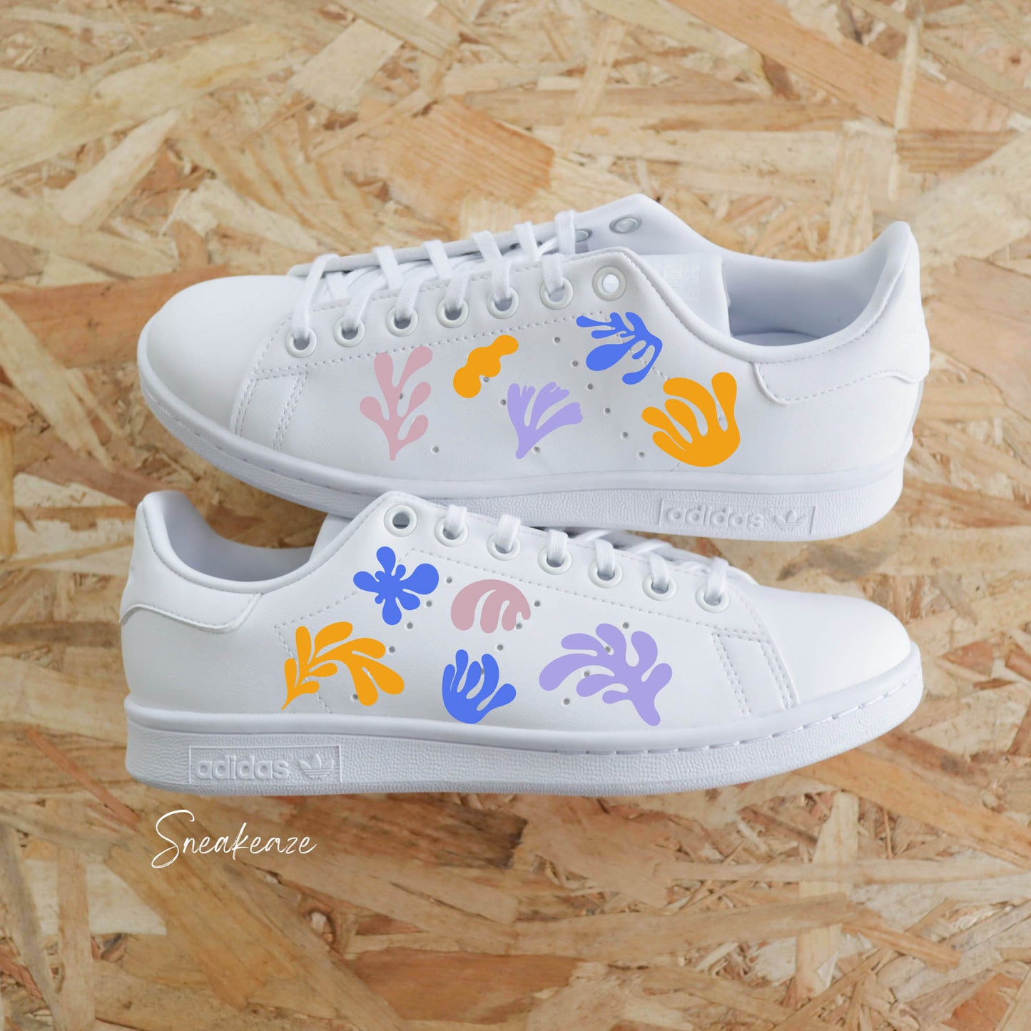 Stan Smith custom Matisse colorée motifs organiques art sneakers personnalisées sneakeaze customs